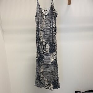 Sleeveless Black and White Patterned Maxi Dress